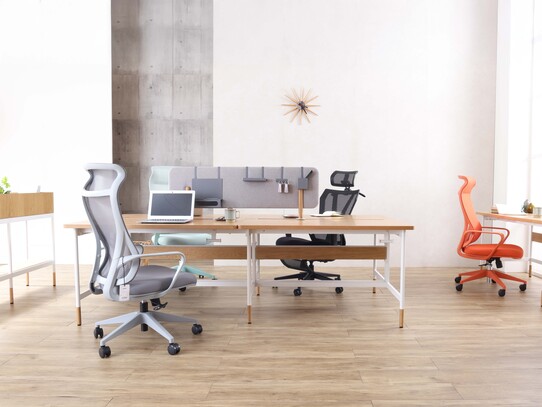 RIVET Free address desk